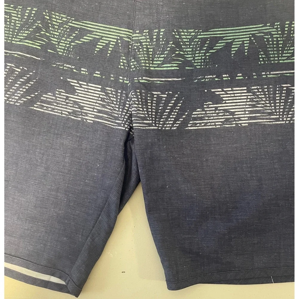 TravisMathew Mens Navy Blue Tropical Palm Print Board Shorts Swim Trunks Size 34